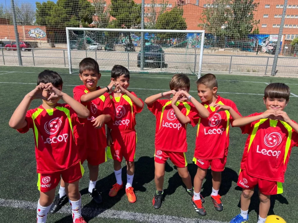 Entrenamiento de fútbol con niños